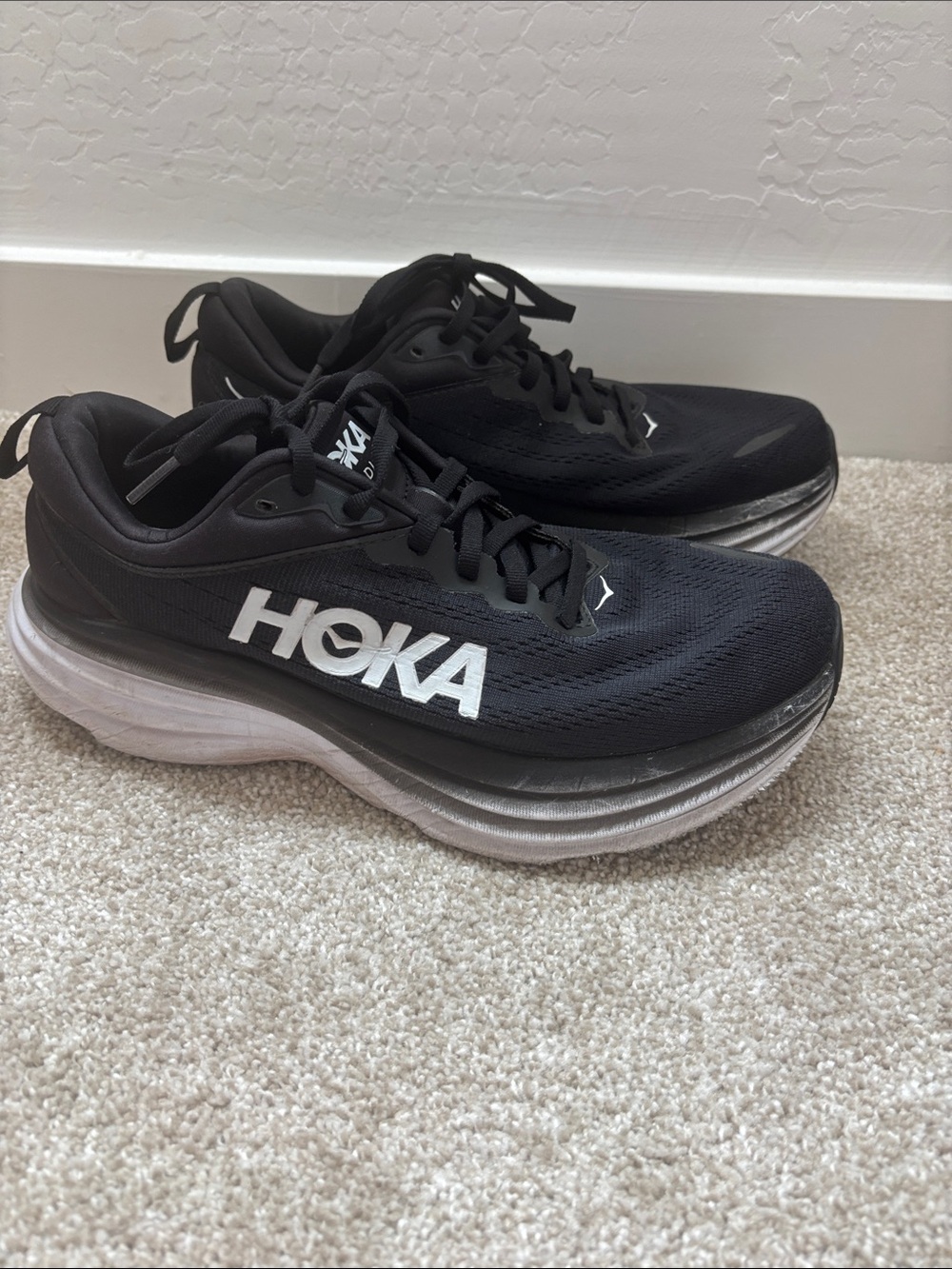 Hoka women's Black and White Bondi 8 size 9 WIDE
